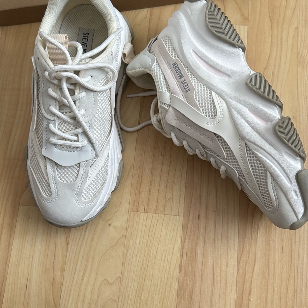 Steve Madden White Chunky Sneakers Modern Design - Possession E (EUC) - Picture 7 of 9